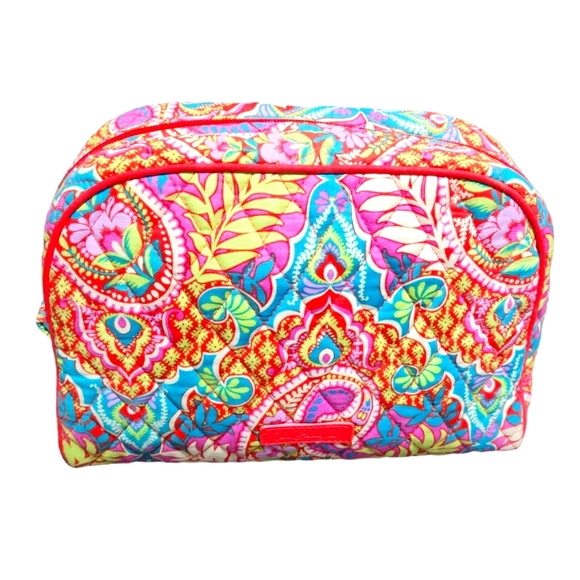 Vera Bradley Handbags - NWT Vera Bradley Folkloric Foral Quilted Bag Large, "Print Paisley in Paradise"